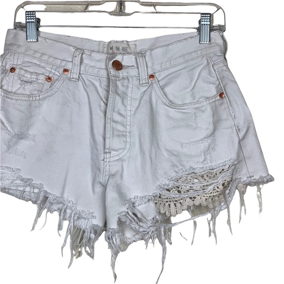 We The Free Daisy Chain Distressed Crochet Lace Button Fly High Waist Shorts 26 - Picture 3 of 8